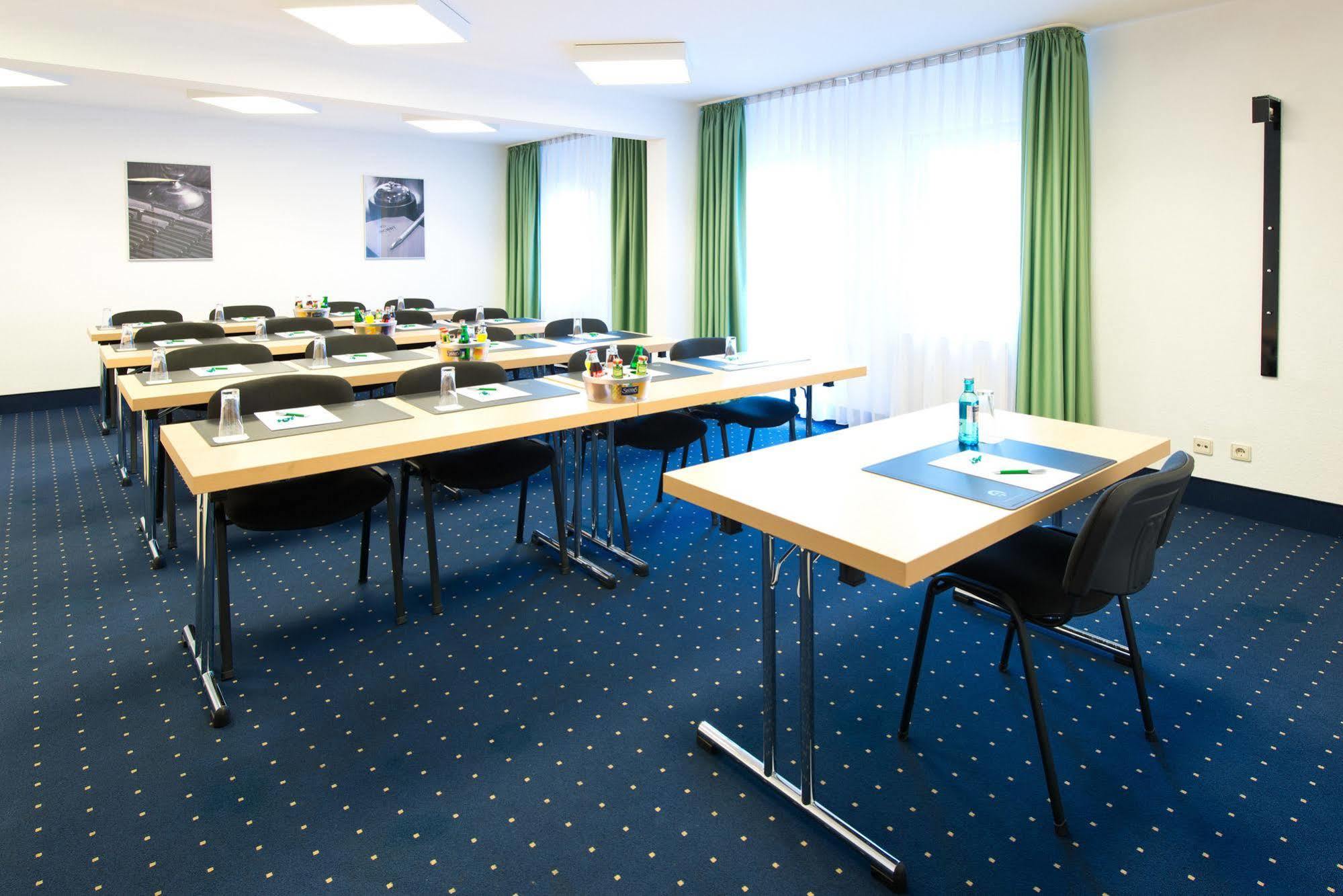 ACHAT Hotel Darmstadt Griesheim Extérieur photo