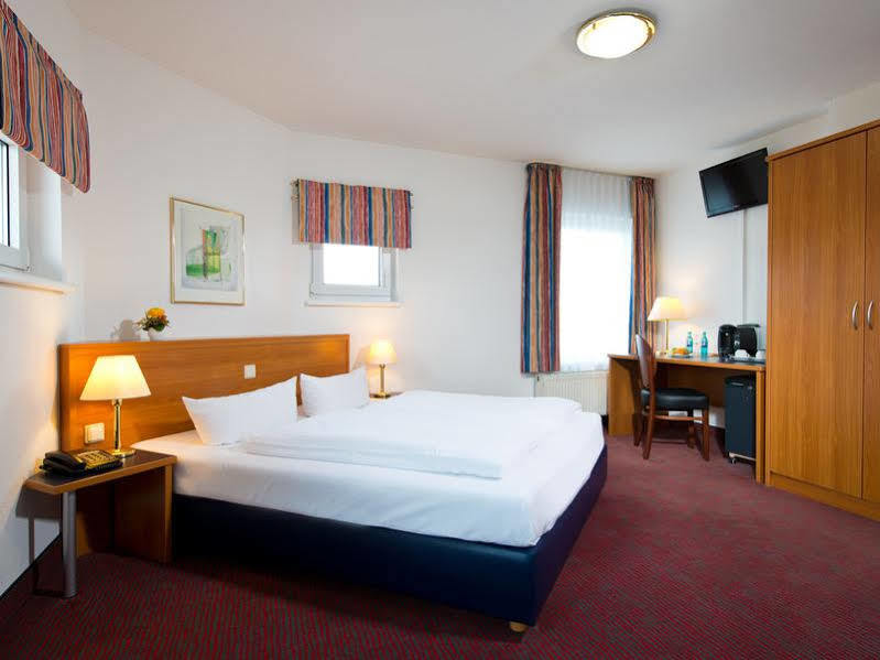 ACHAT Hotel Darmstadt Griesheim Extérieur photo